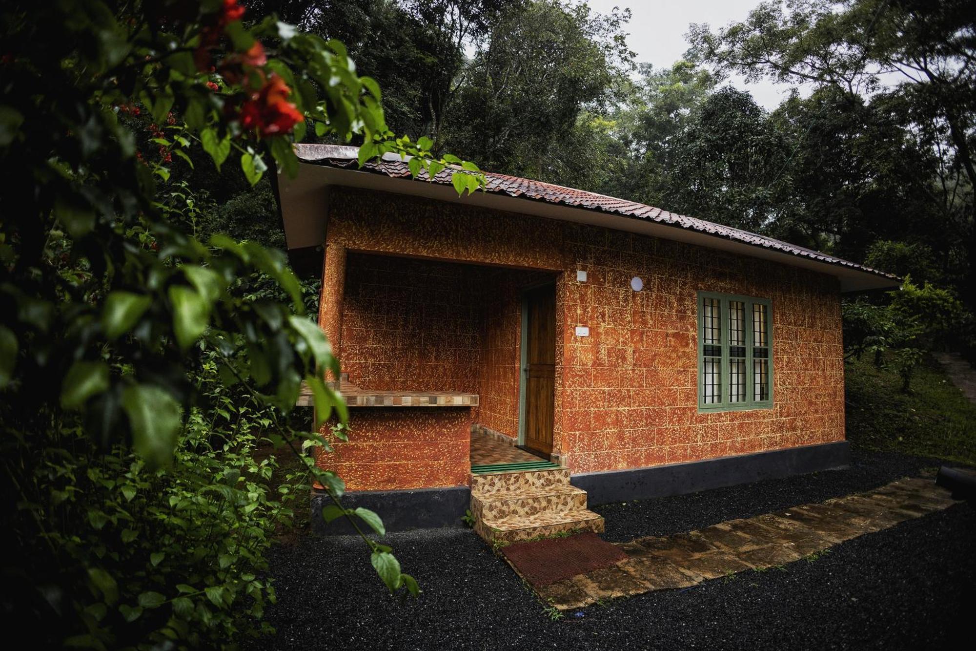Mahout Resort Wayanad - An Experiential Jungle Stay With Waterfall カルペッタ エクステリア 写真