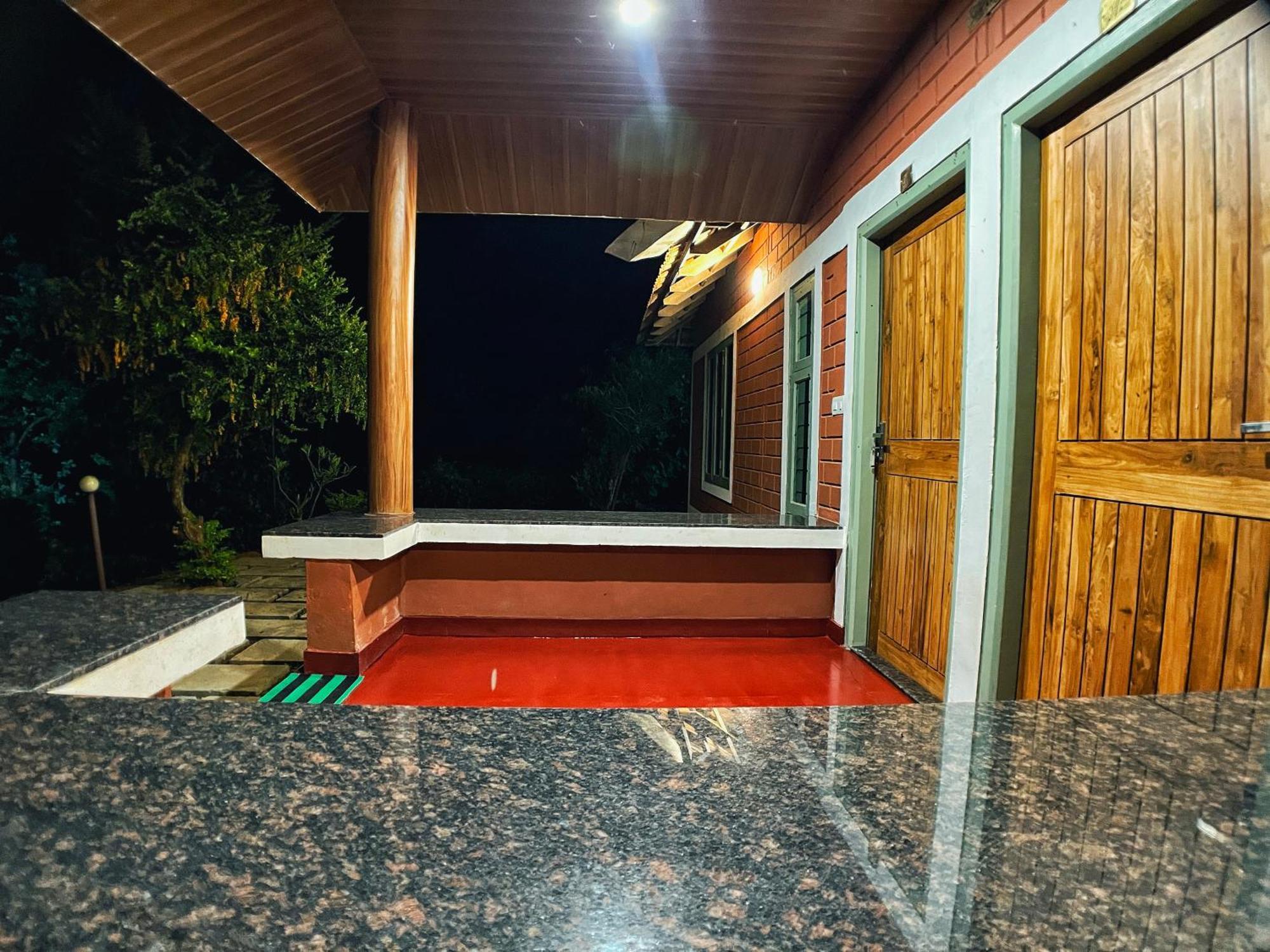 Mahout Resort Wayanad - An Experiential Jungle Stay With Waterfall カルペッタ エクステリア 写真