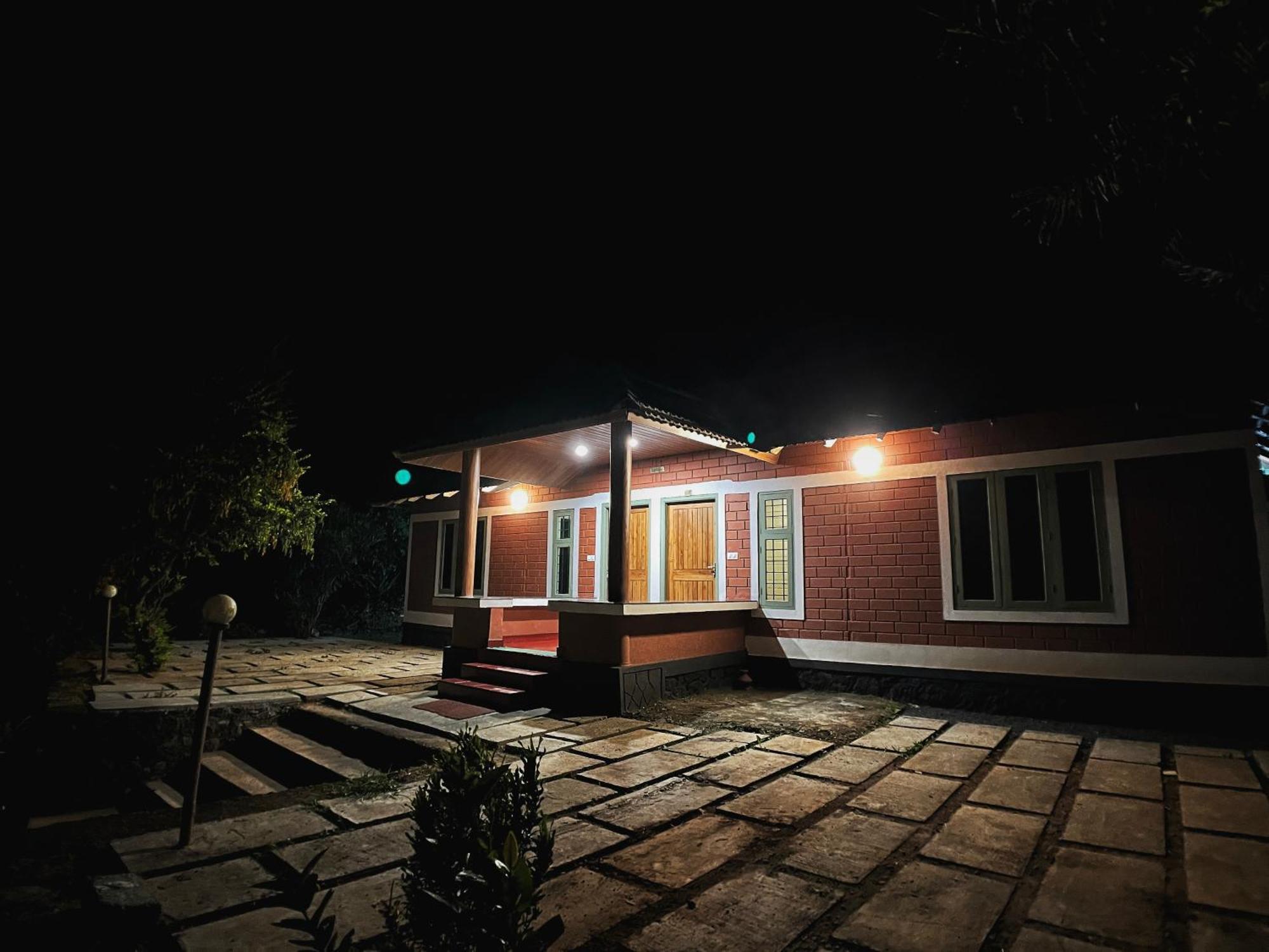 Mahout Resort Wayanad - An Experiential Jungle Stay With Waterfall カルペッタ エクステリア 写真