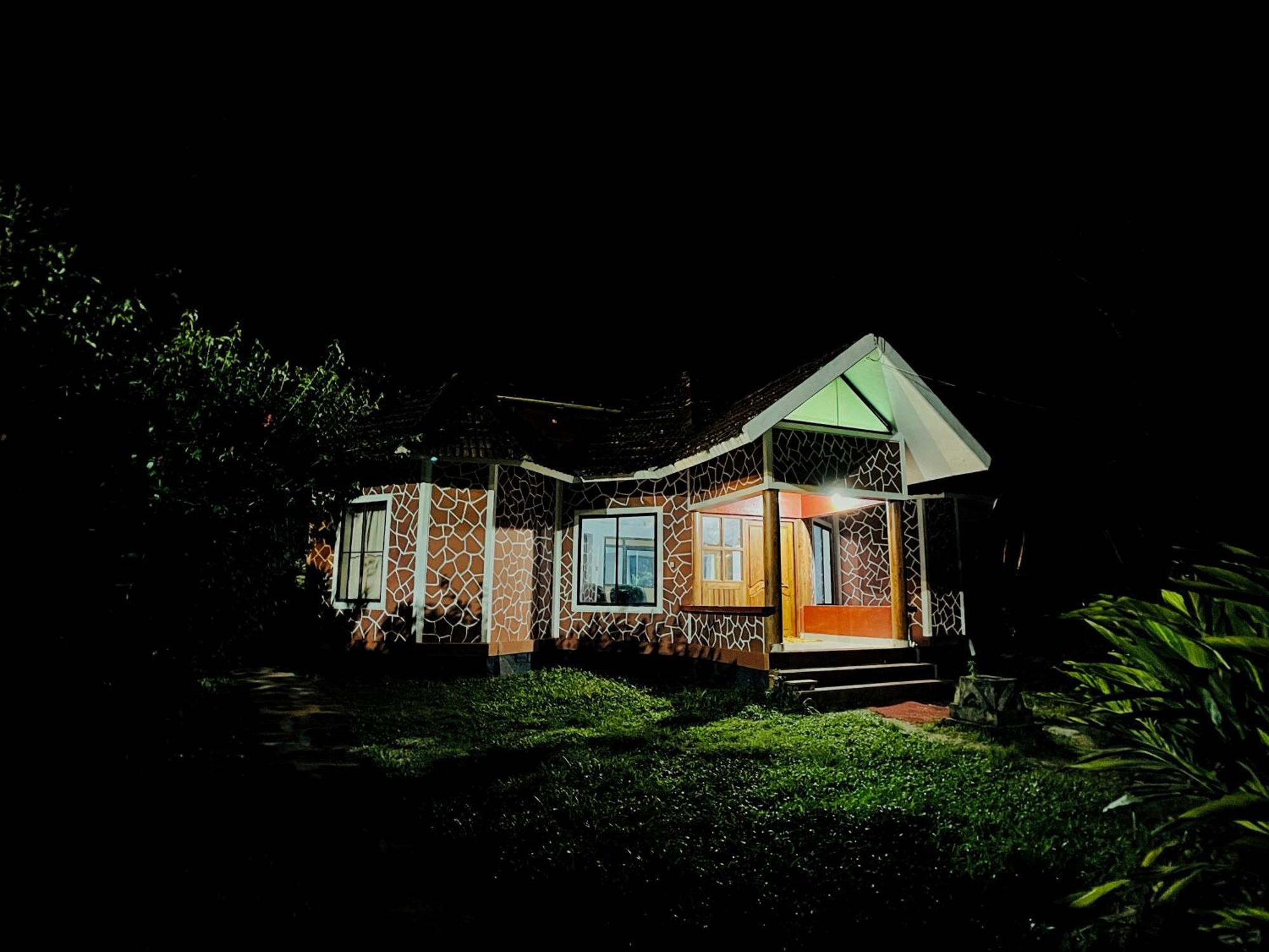 Mahout Resort Wayanad - An Experiential Jungle Stay With Waterfall カルペッタ エクステリア 写真