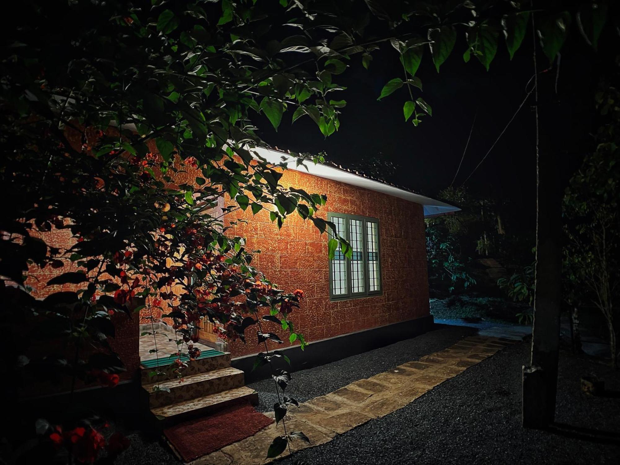 Mahout Resort Wayanad - An Experiential Jungle Stay With Waterfall カルペッタ エクステリア 写真